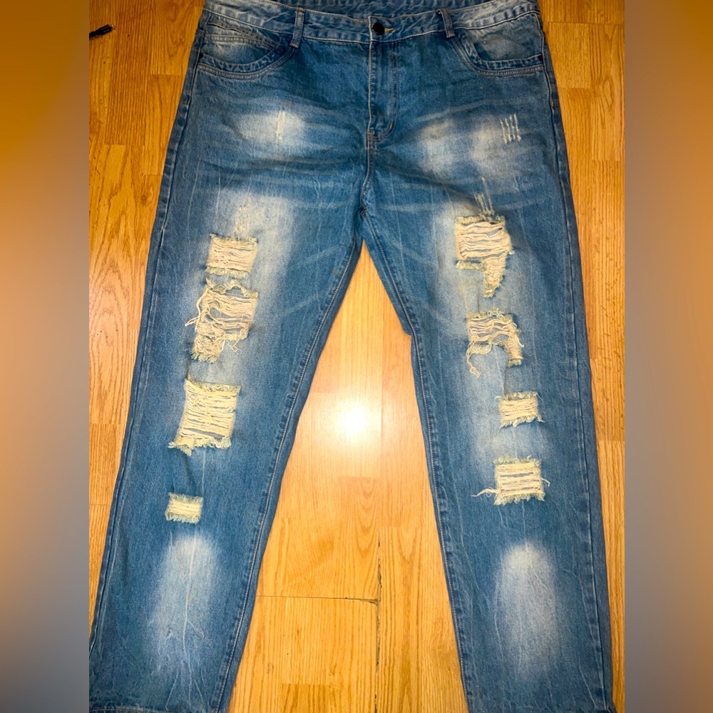 Classic B men’s Light Blue dirty ripped Jeans